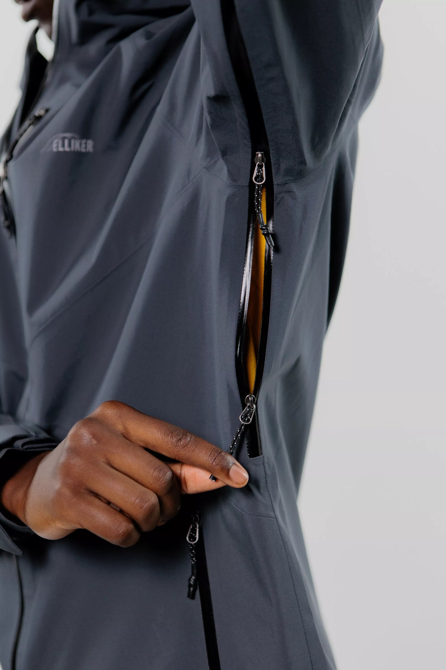 ELLIKER - Ayre Shell Jacket - Navy