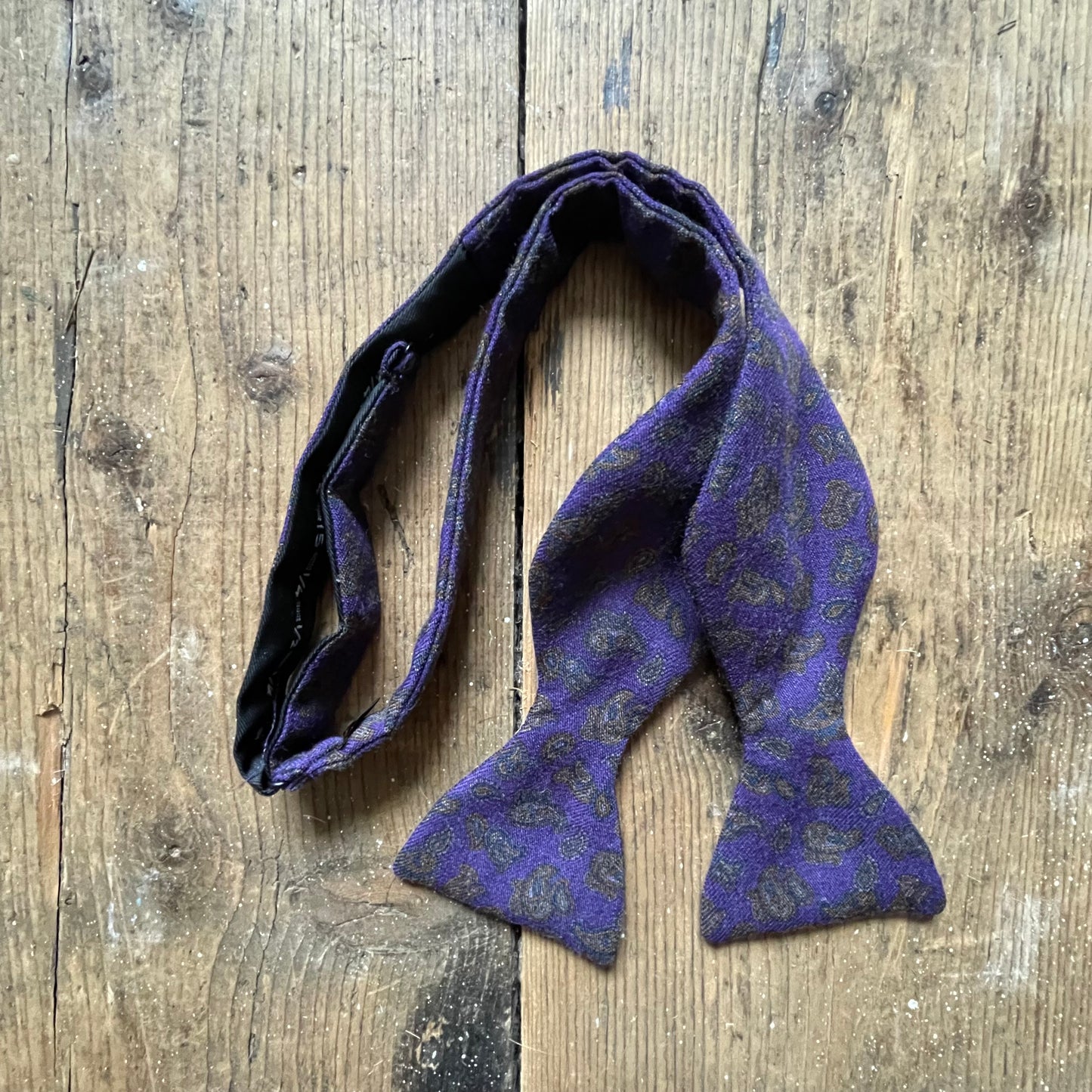 Regent - Wool Bow Tie - Purple Paisley