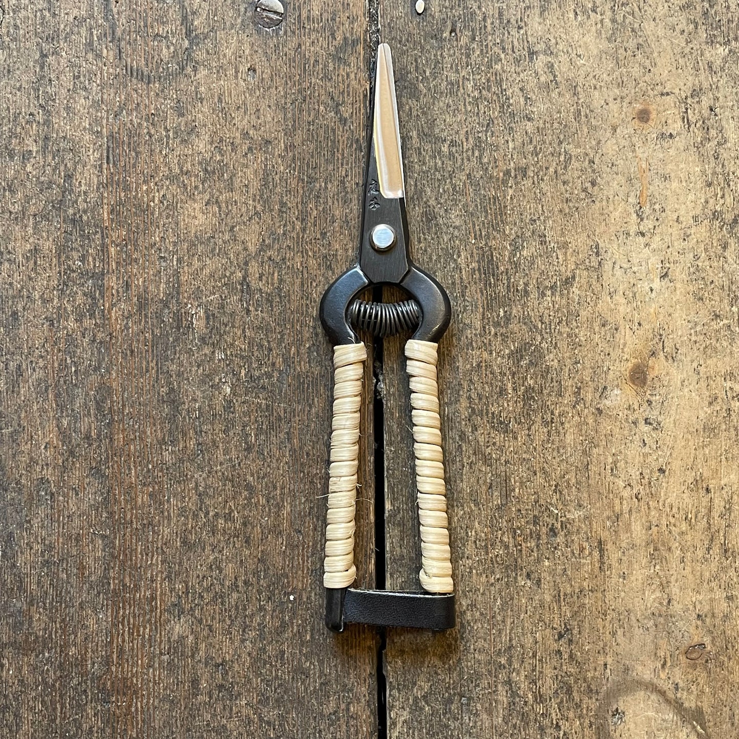 Niwaki Rattan Snips - Japanese Pruners