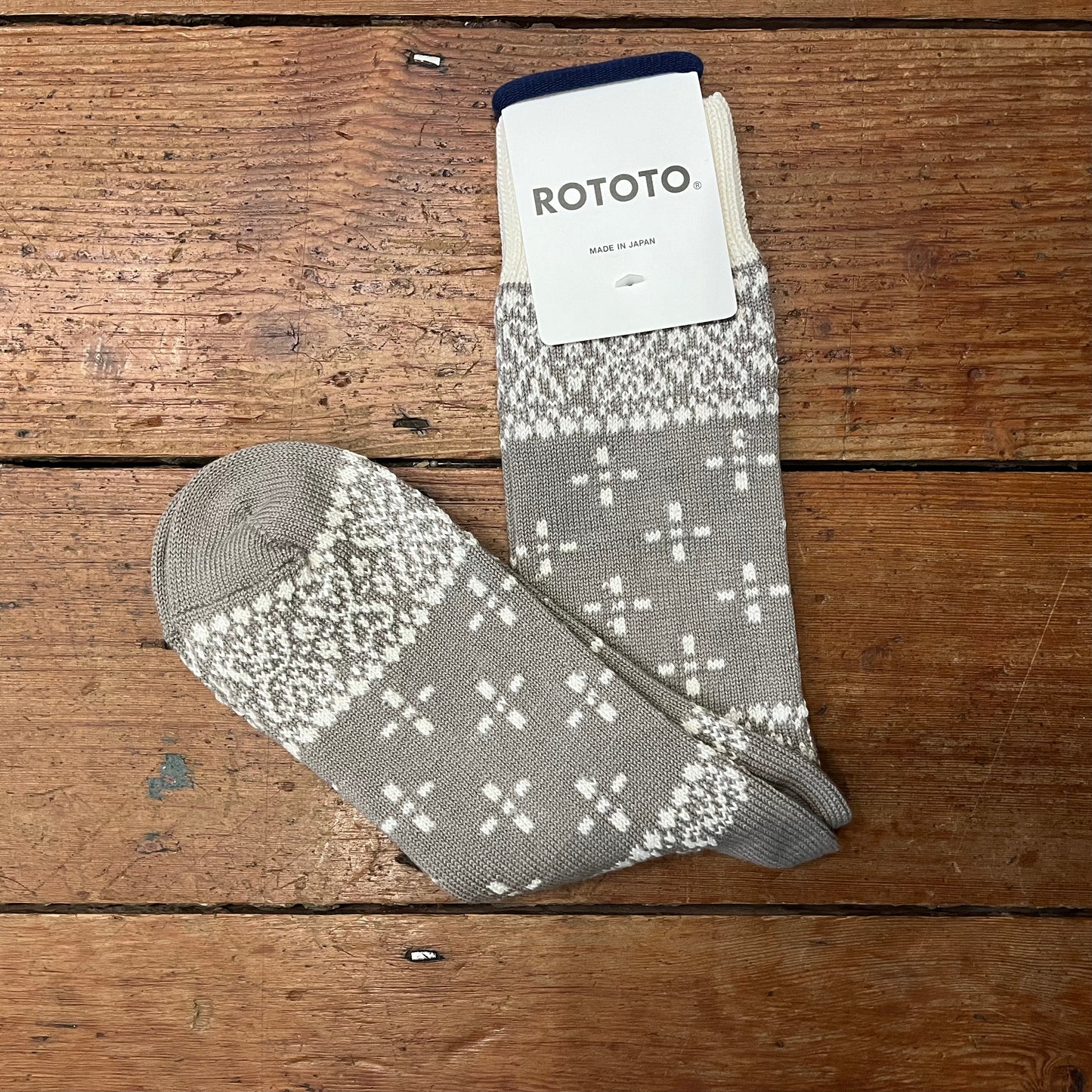 RoToTo - Bandana Pattern Crew Socks - Gray/Ivory