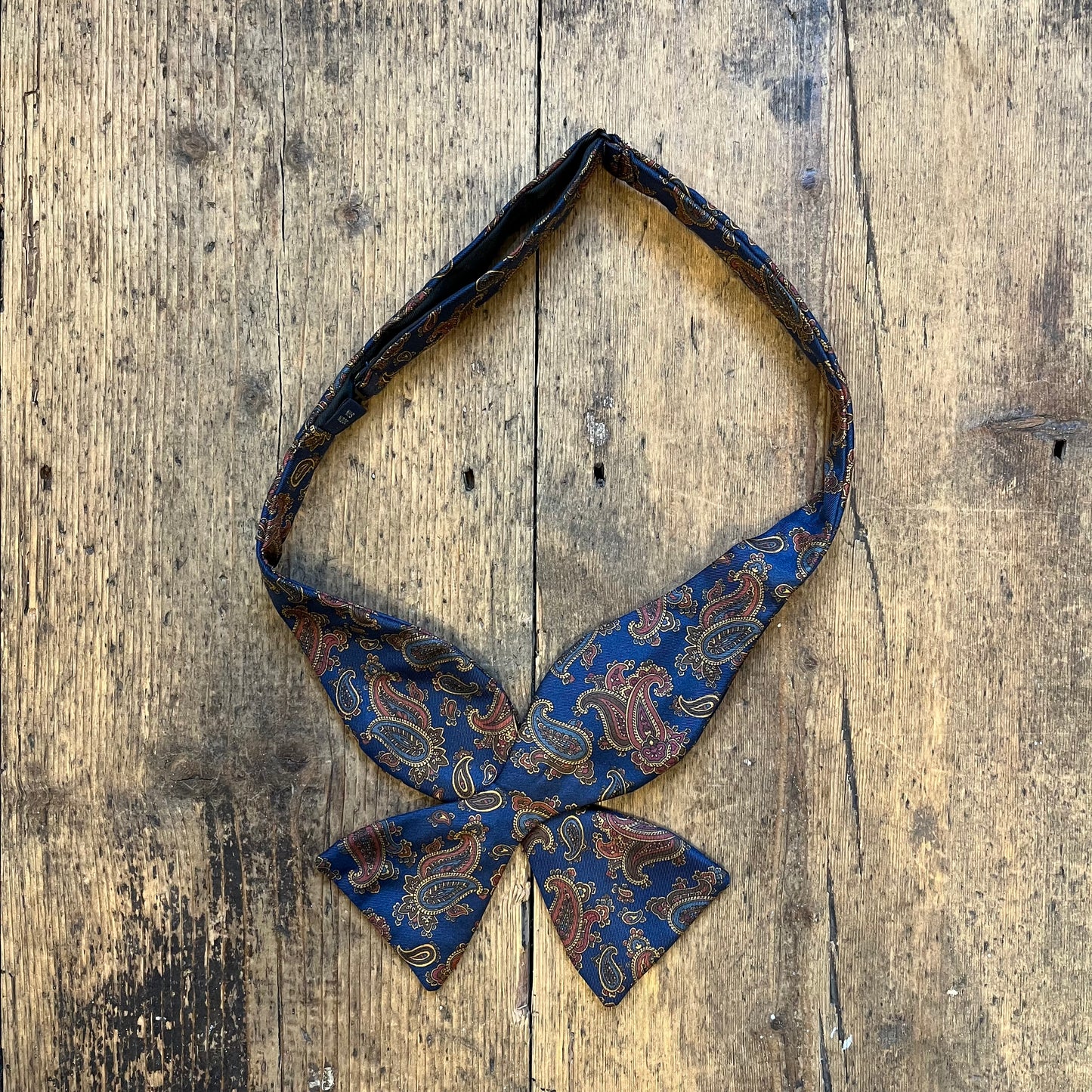 Regent - Silk Bow Tie - Paisley - Dark Navy/ Gold / Maroon