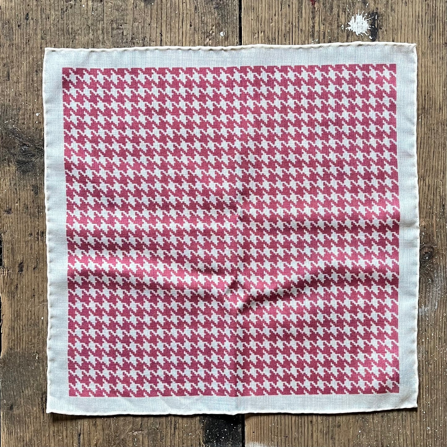 Regent - Wool/Silk Pocket Square - Cream with Pink Houndstooth