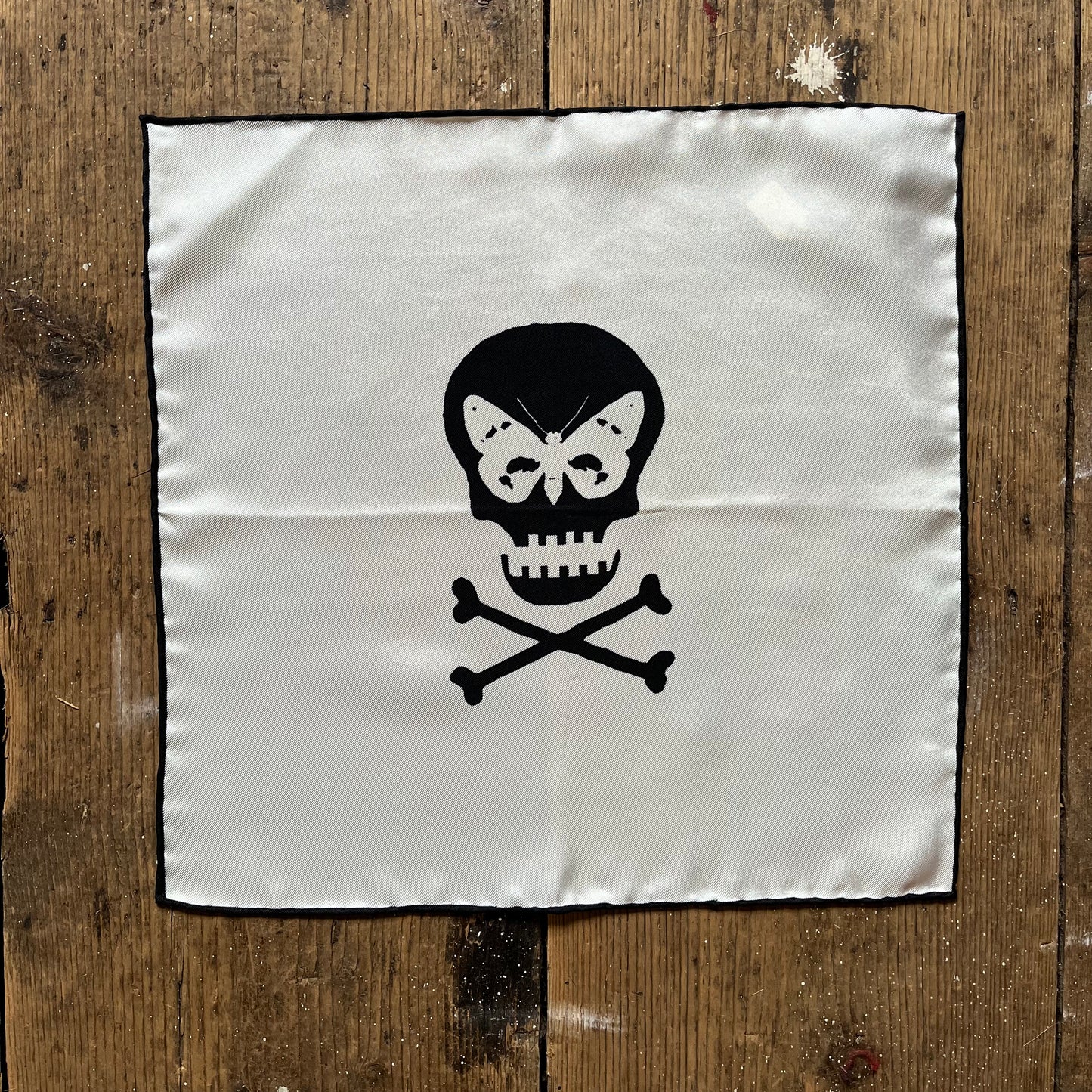 Regent - Silk Pocket Square - Cream Skull