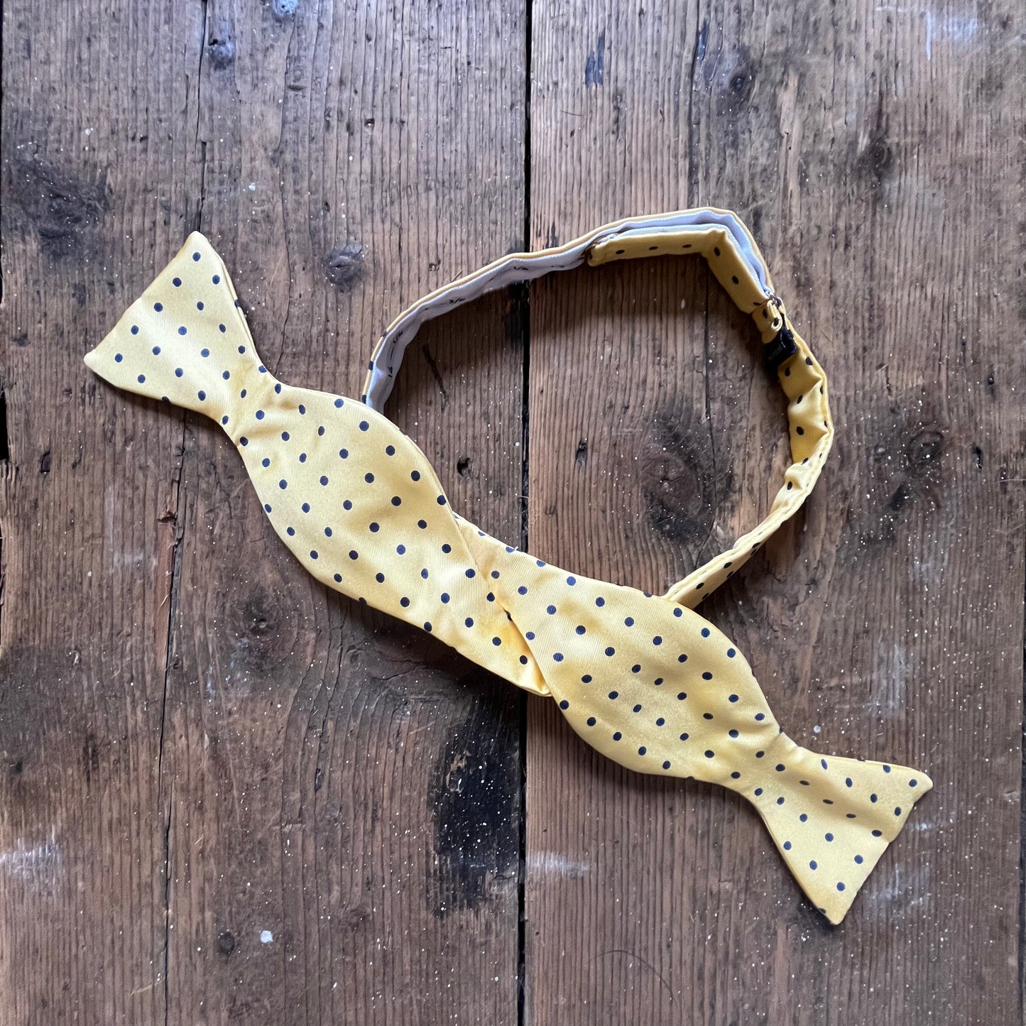 Regent - Silk Bow Tie - Spot - Yellow/Navy