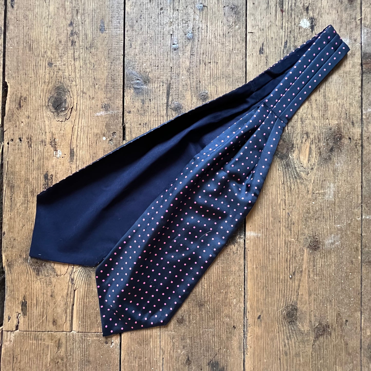 Navy silk cravat with pink spots