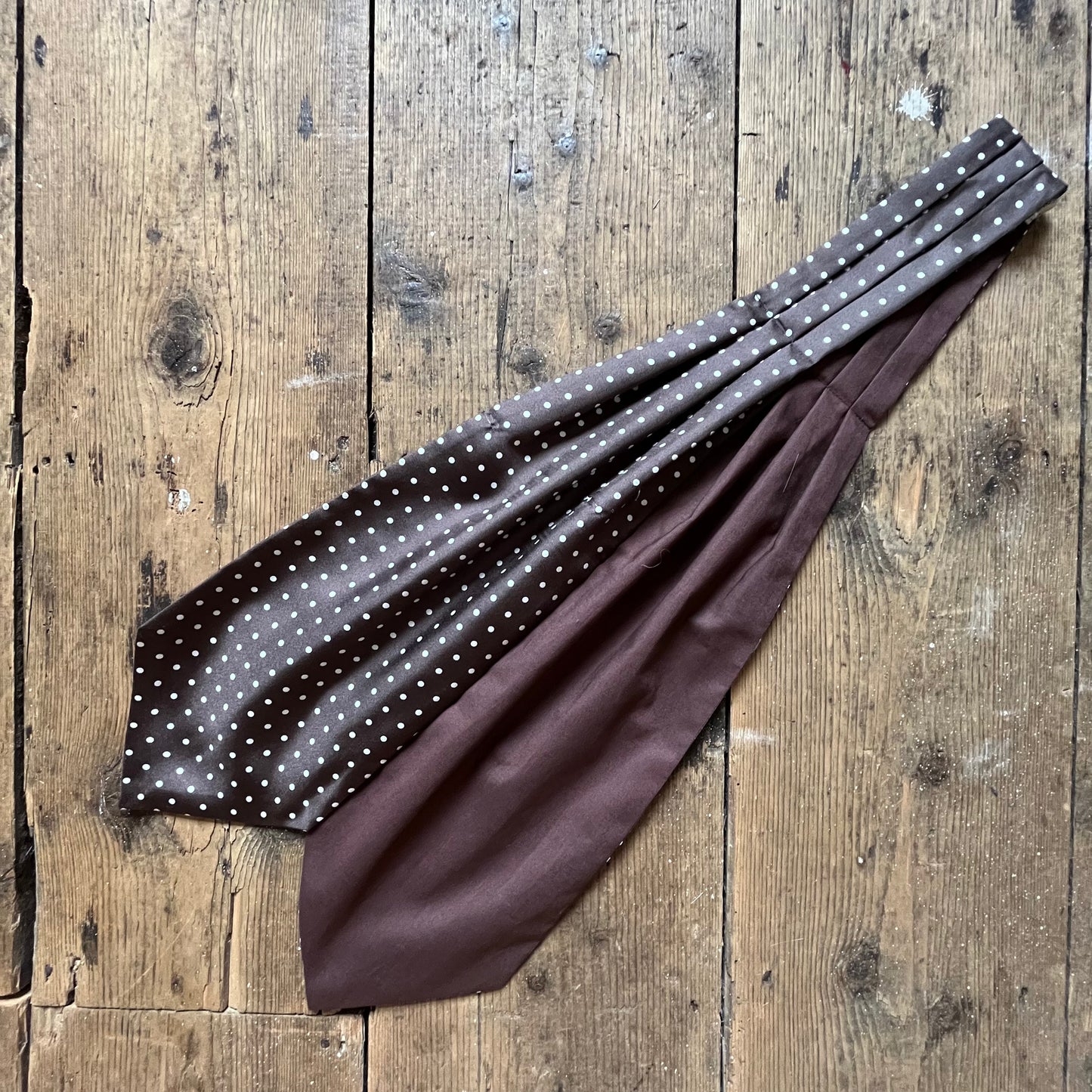 Brown silk cravat with white polka dot