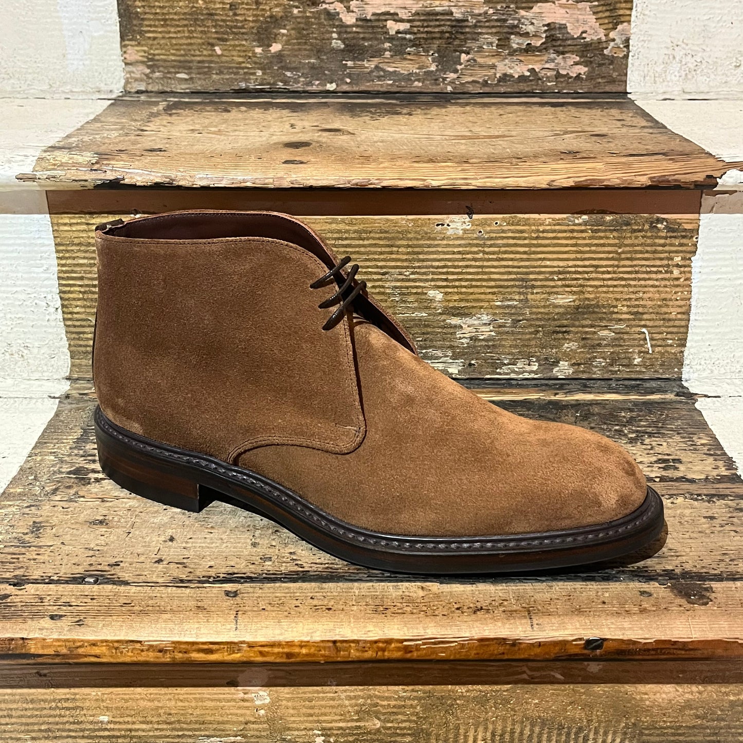 Regent brown suede chukka boot