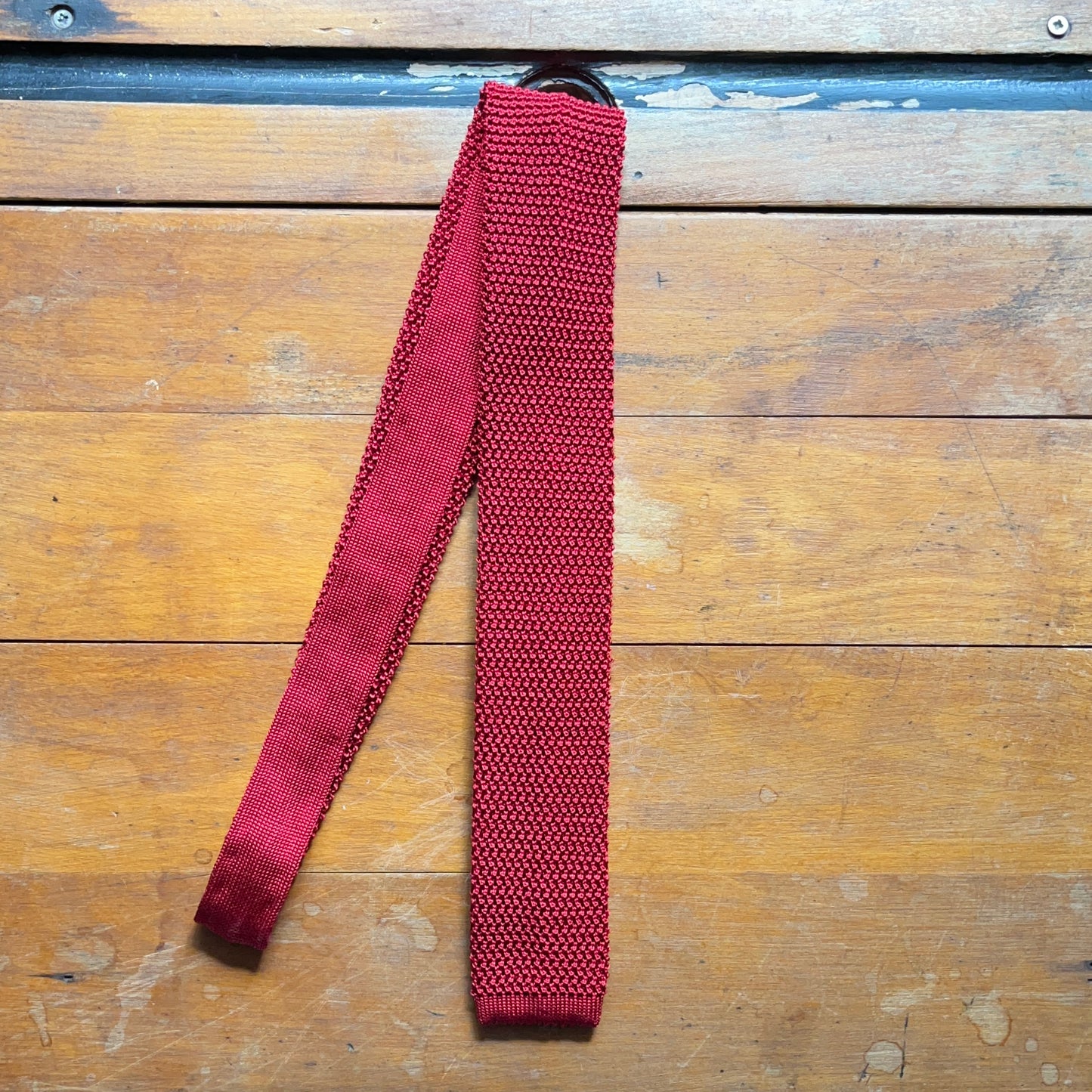 Regent red knitted silk tie