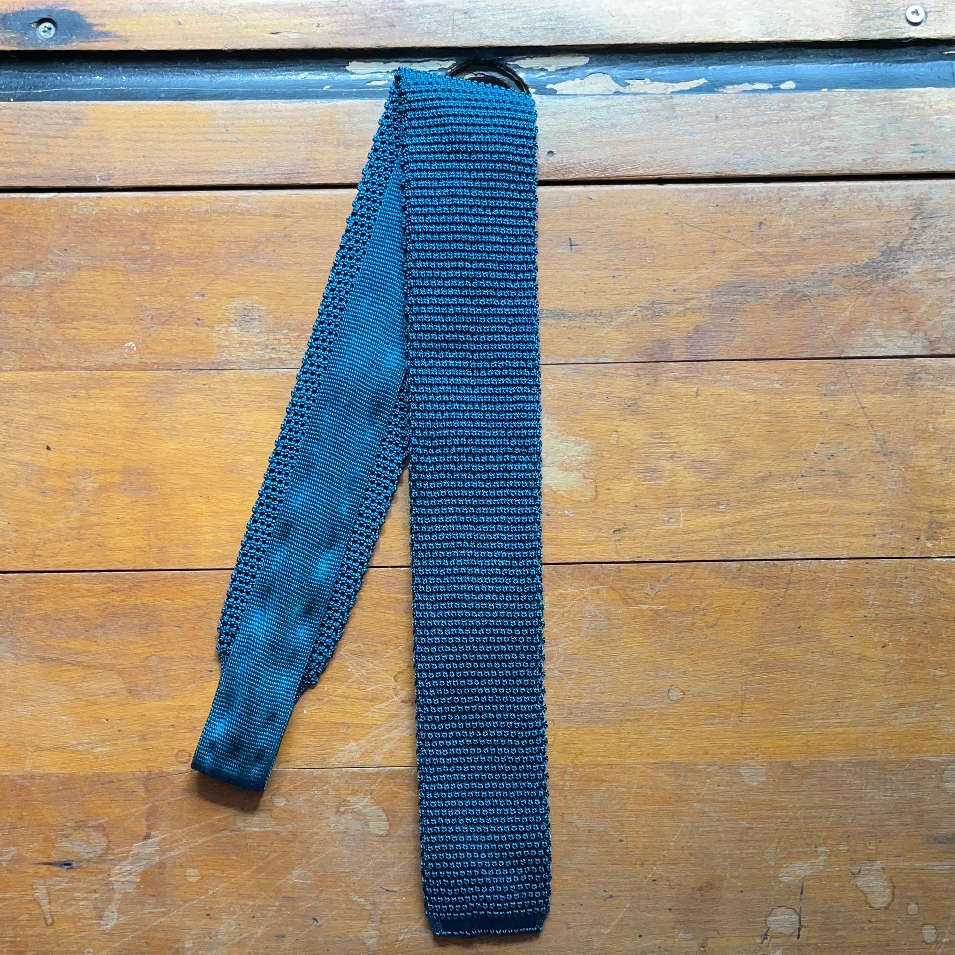 Regent knitted silk tie in teal