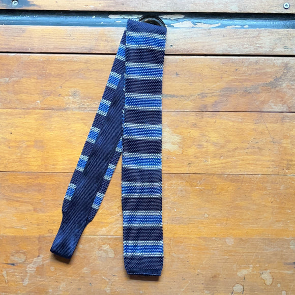 Regent knitted silk tie in grey and blue stripe