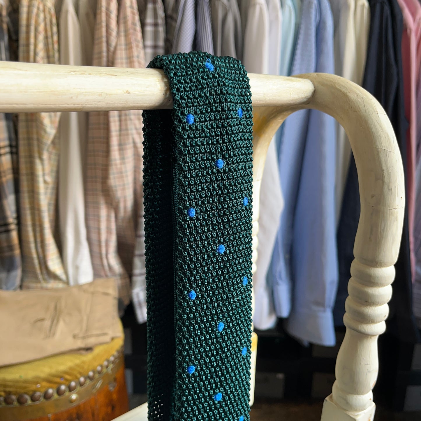 Regent - Knitted Silk Tie - Bottle Green with Cornflower Blue Spots
