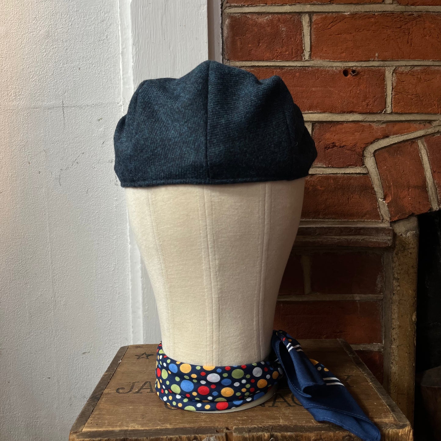 Regent - Flat Cap - Abraham Moon Peacock Blue Tweed with Light Blue Thistle Fleck
