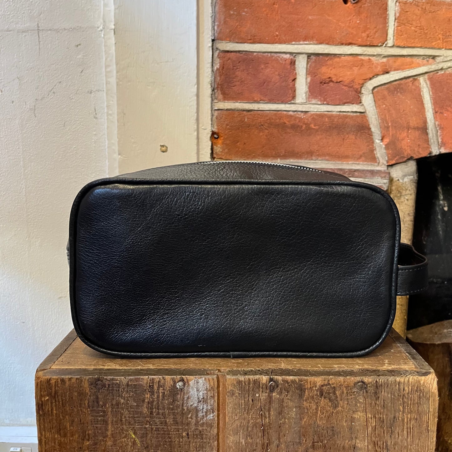 Pioneros - Black Leather Wash Bag - Regent Tailoring