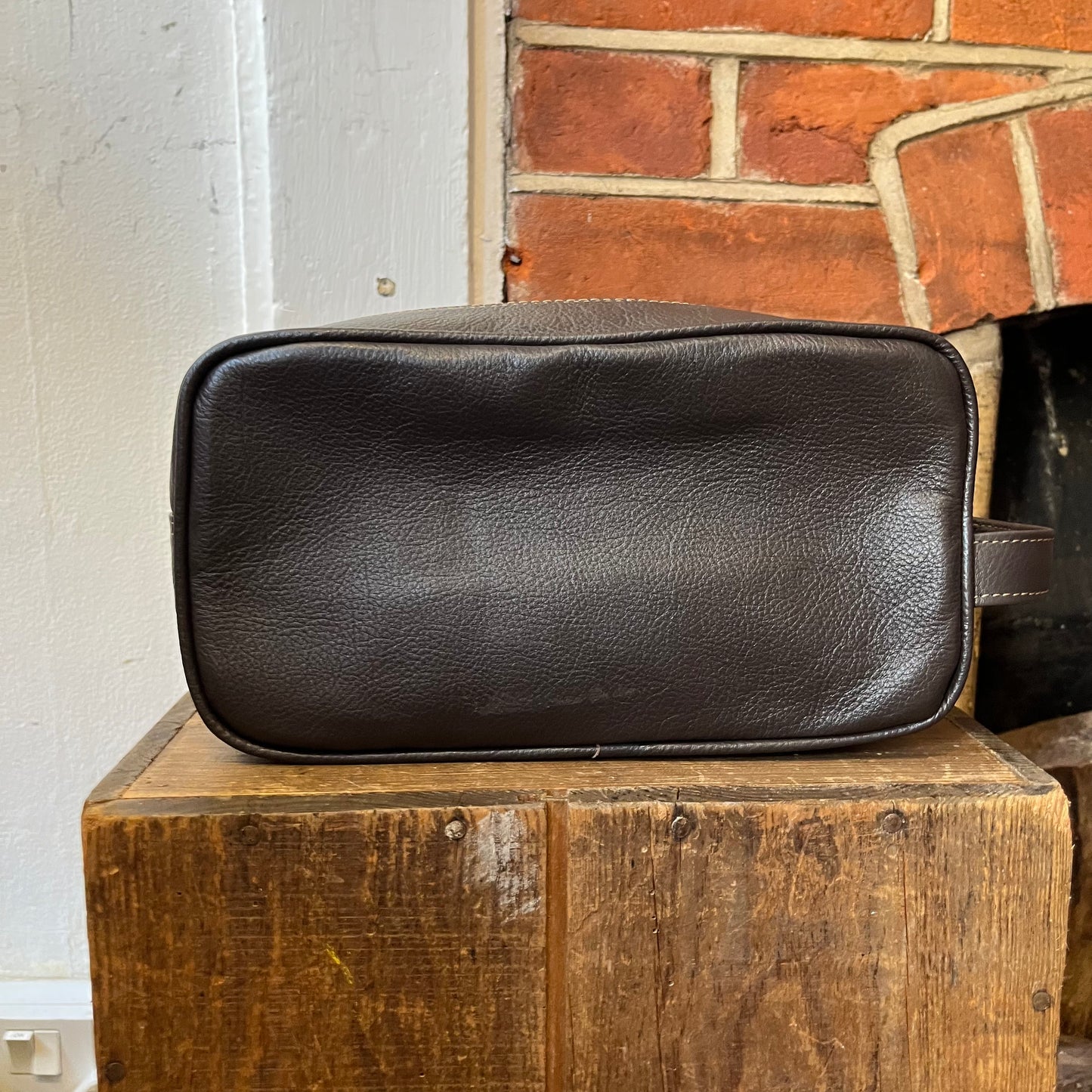 Pioneros - Leather Wash Bag - Chocolate