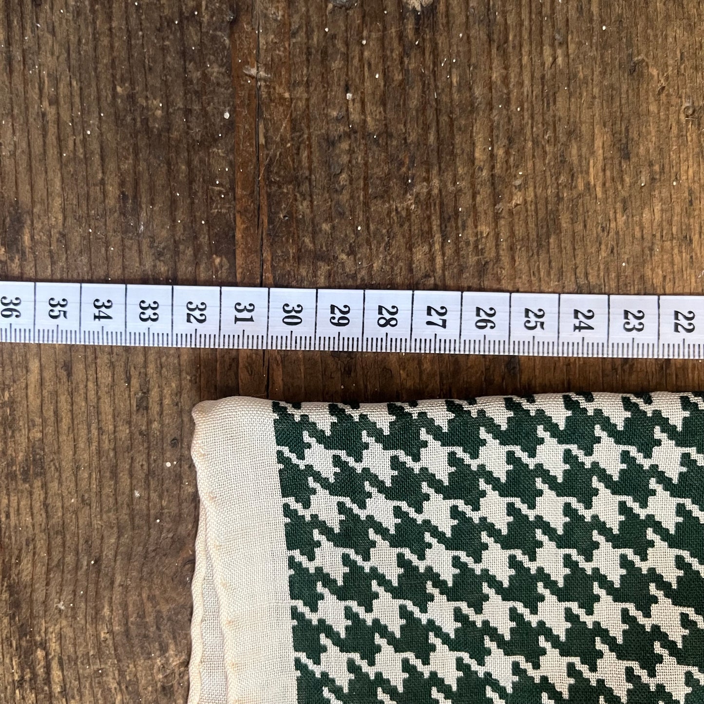 Regent - Wool/Silk Pocket Square - Cream with Green Houndstooth