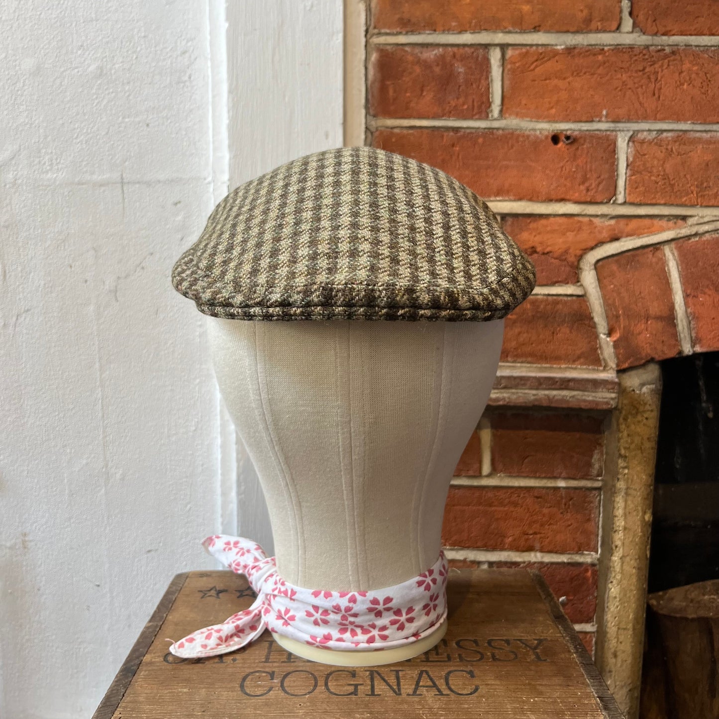 Regent - Flat Cap - 'Garbut' Brown/Beige Houndstooth Tweed