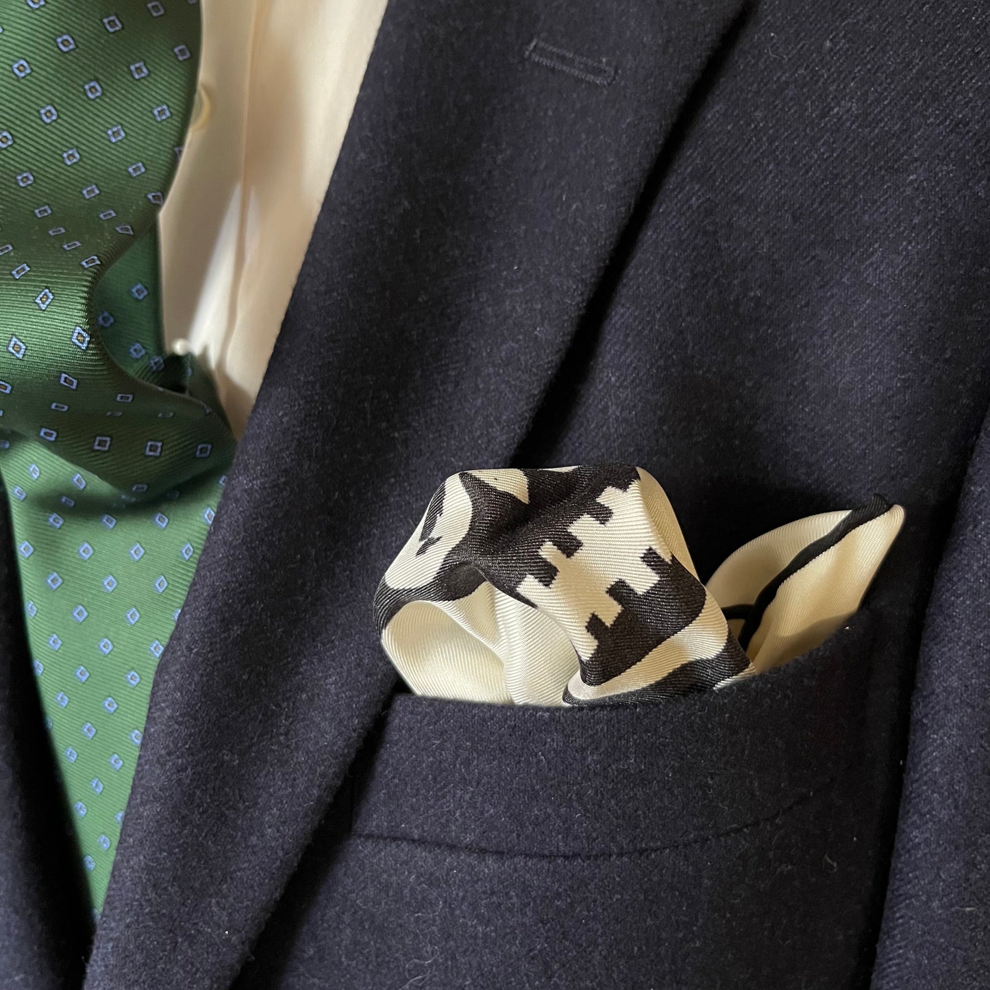 Regent - Silk Pocket Square - Cream Skull