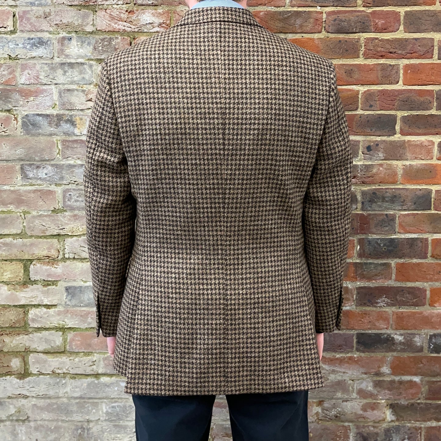 Regent Jacob Houndstooth three button jacket - rear