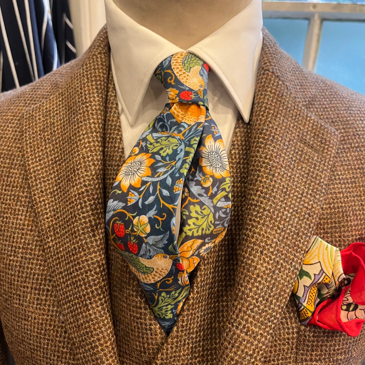 Regent - William Morris - 100% Cotton - 'Strawberry Thief' Print - Blue