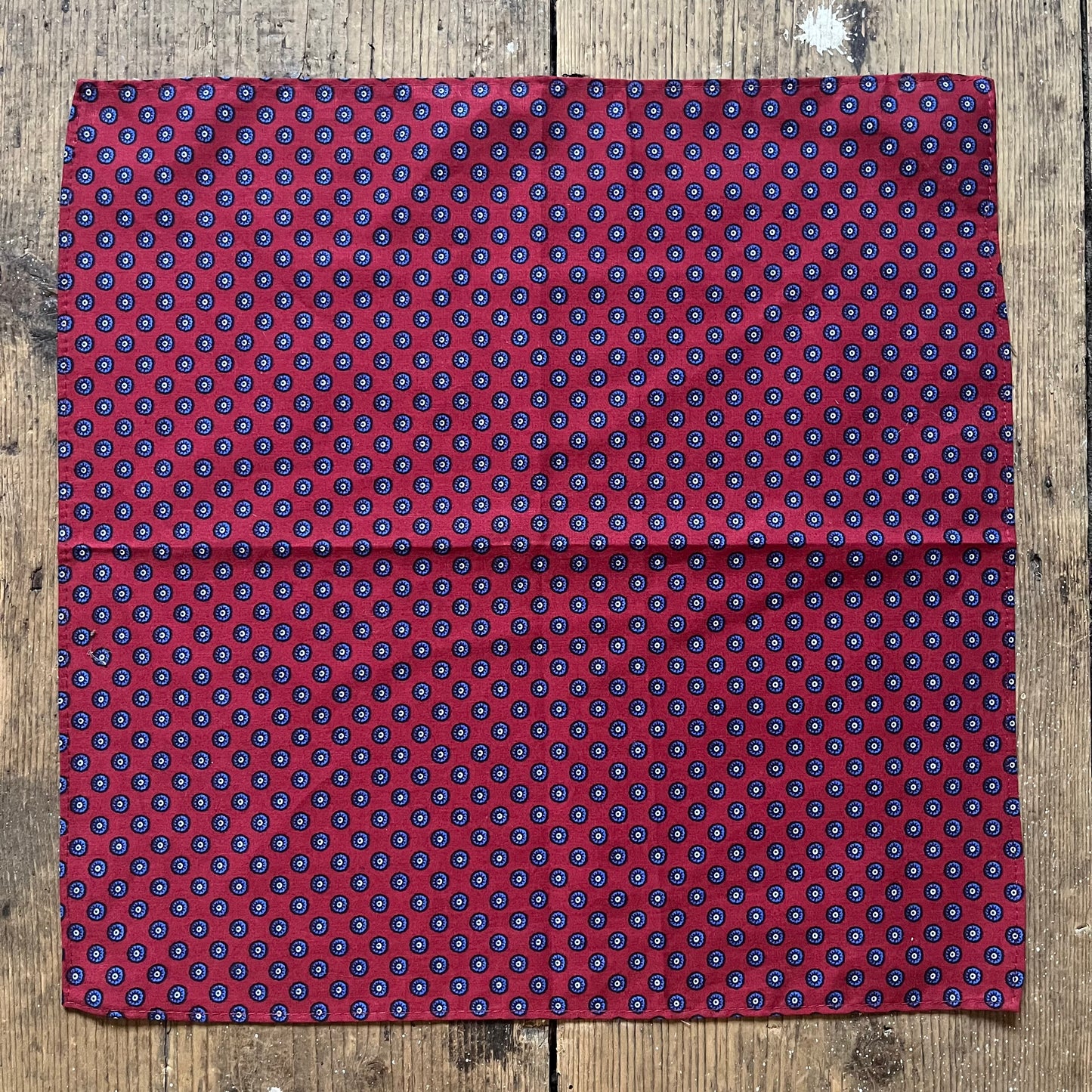 Regent - Cotton Pocket Square - Red with Navy Circle