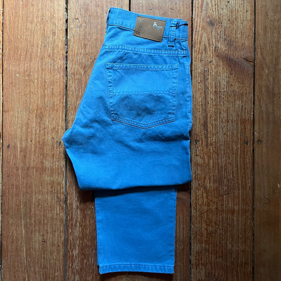 Light blue jeans, 5 pockets. belt hooks, regular fit and classic style. Leather patch on back belt.