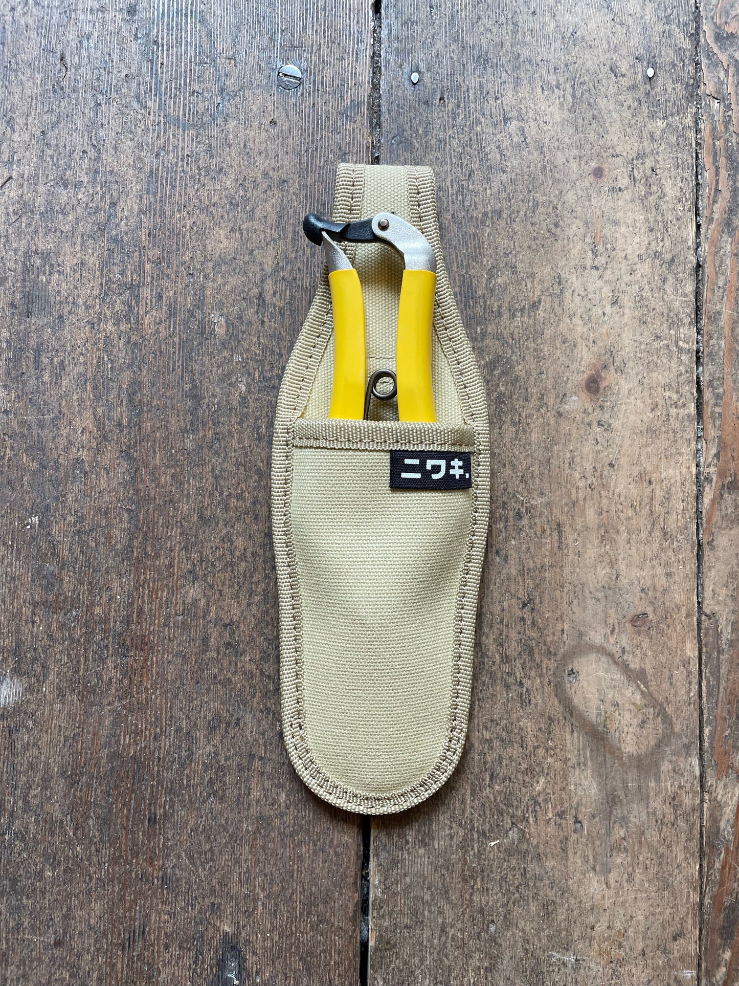 Niwaki - Daikiba Secateurs - Canvas holster.