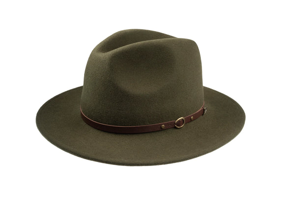 Moss green safari hat with pinch top and leather strap with buckle finish.