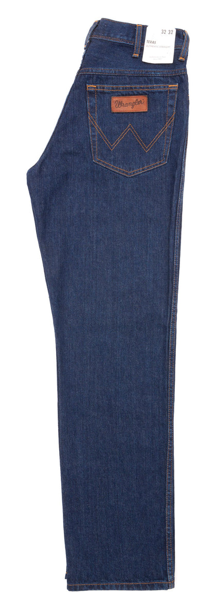 Classic comfortable jeans in relaxed straight fit, made from 100% cotton in a dark blue 'darkstone' denim from USA icons Wrangler. 