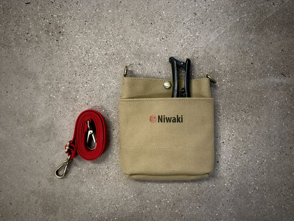 Gardener's tool-bag, pouch, over-the-shoulder carrier with pockets and waterproof construction from Japanese Gardenwear experts Niwaki.