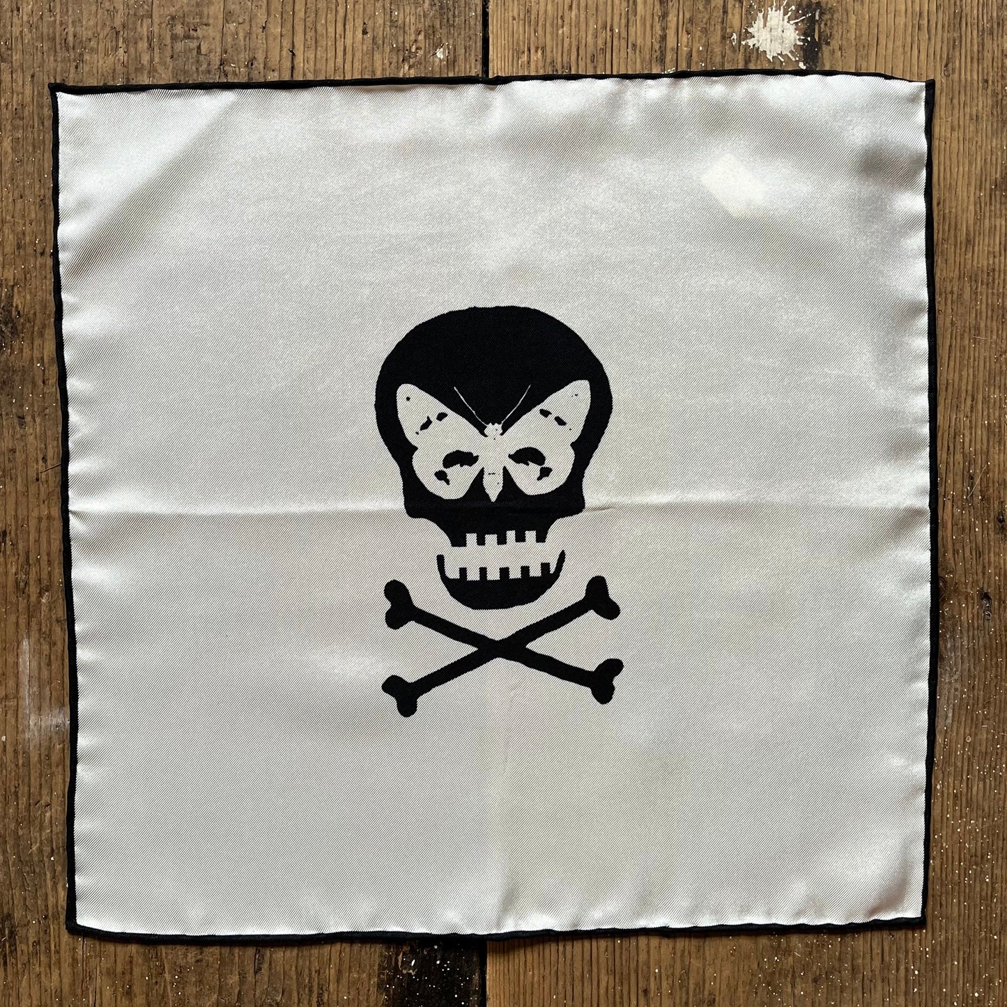 Regent - Silk Pocket Square - Cream Skull