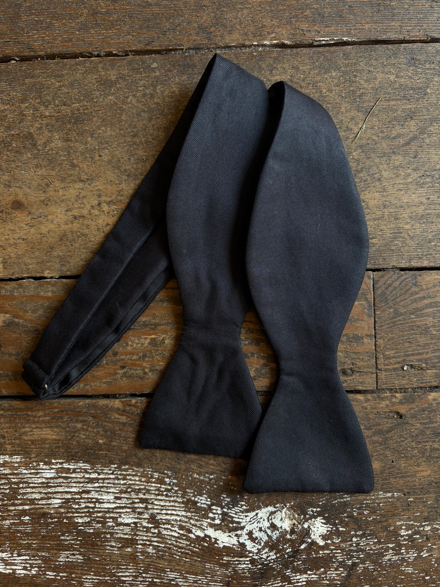 black self tie bow tie