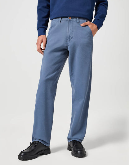 Grey chino trouser in grey with a relaxed fit leg and mid rise waist.