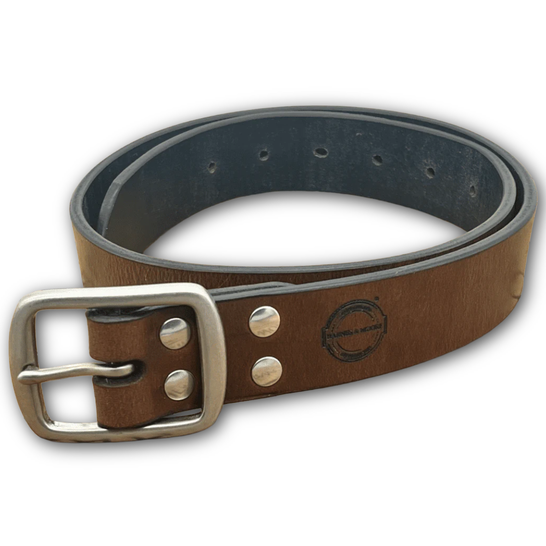 Buckle and logo of oak submarina belt sold at regent in salisbury