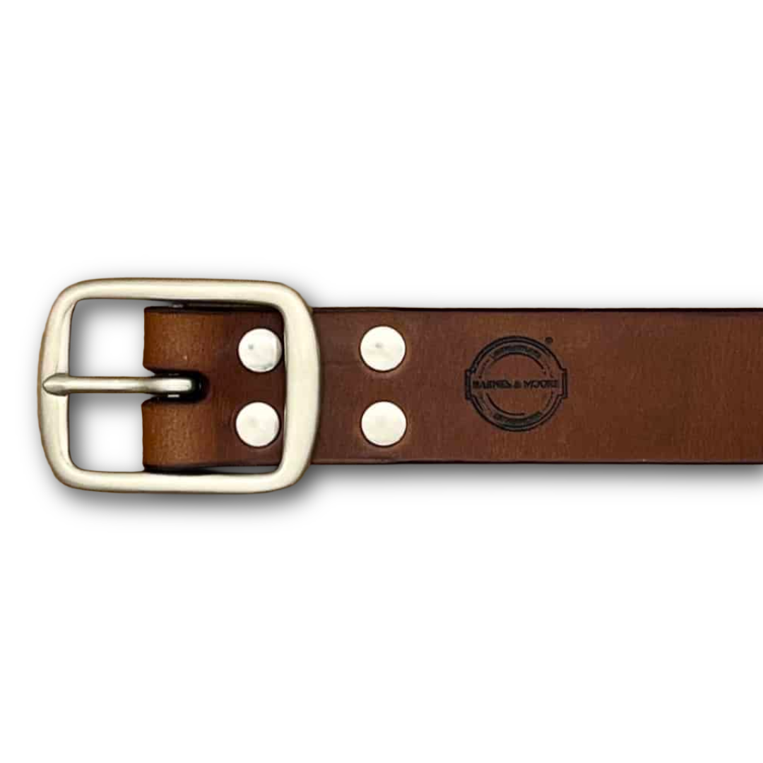 Close up of buckle of oak submarina belt sold at regent in salisbury