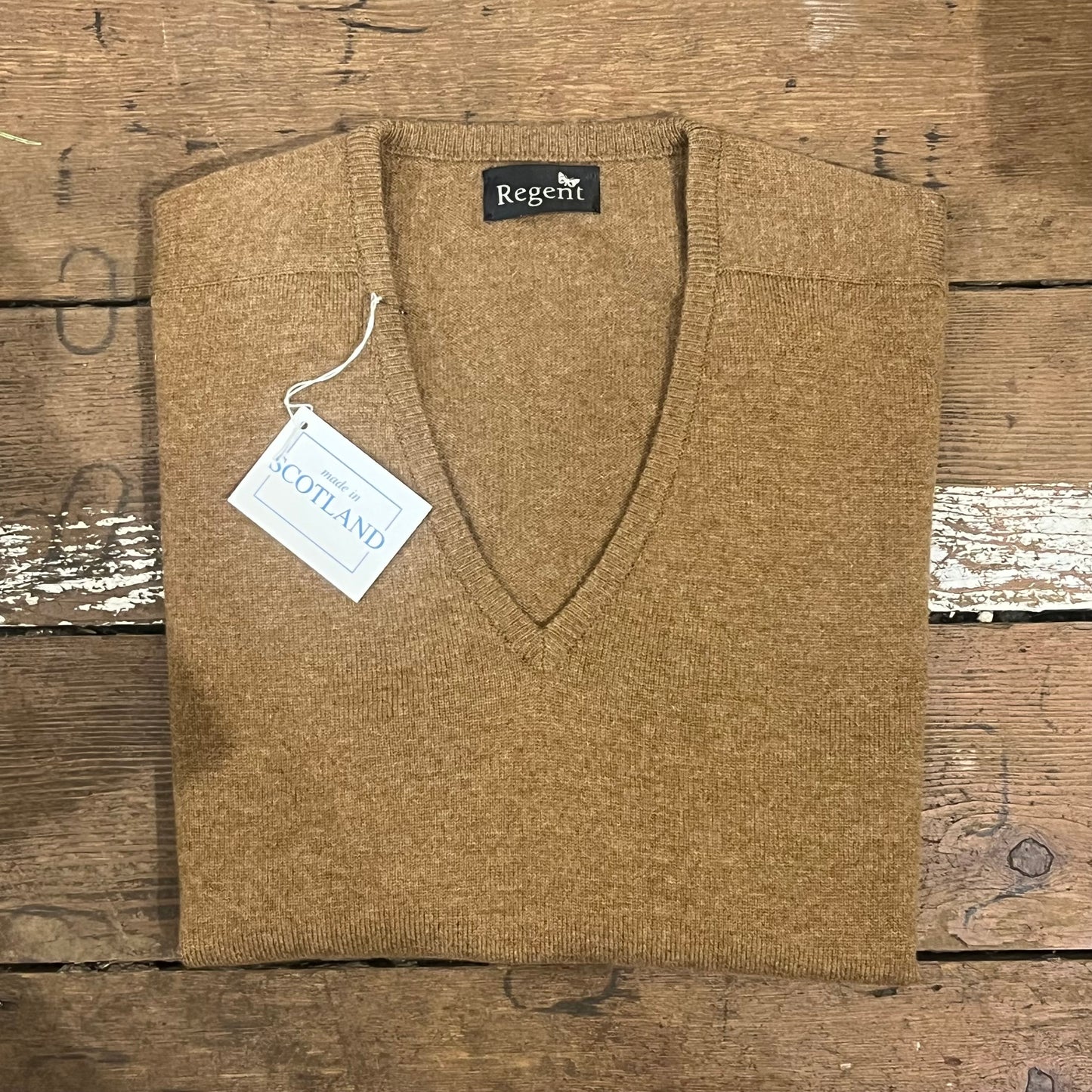 Regent - V Neck Jumper - Geelong - Savannah