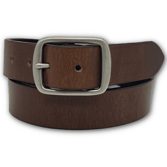 Barnes and Moore submarina belt 
Oak Bark tanned conker leather from premium hides
Nickel buckle fastening
5mm thick | 40mm wide - ideal for chinos and jeans
Made in England
sold at regent in salisbury