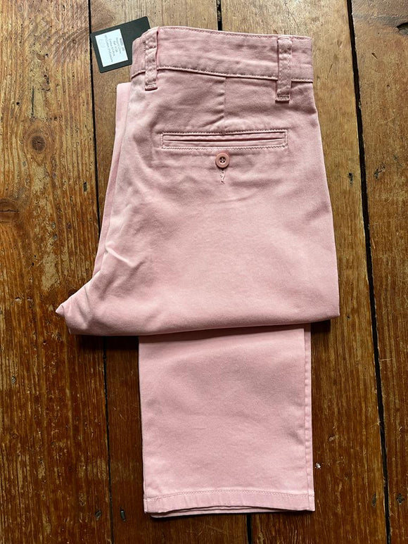 Classic Pink chinos, back button up pockets, zip and pocket fly, slanted pockets and belt hooks.