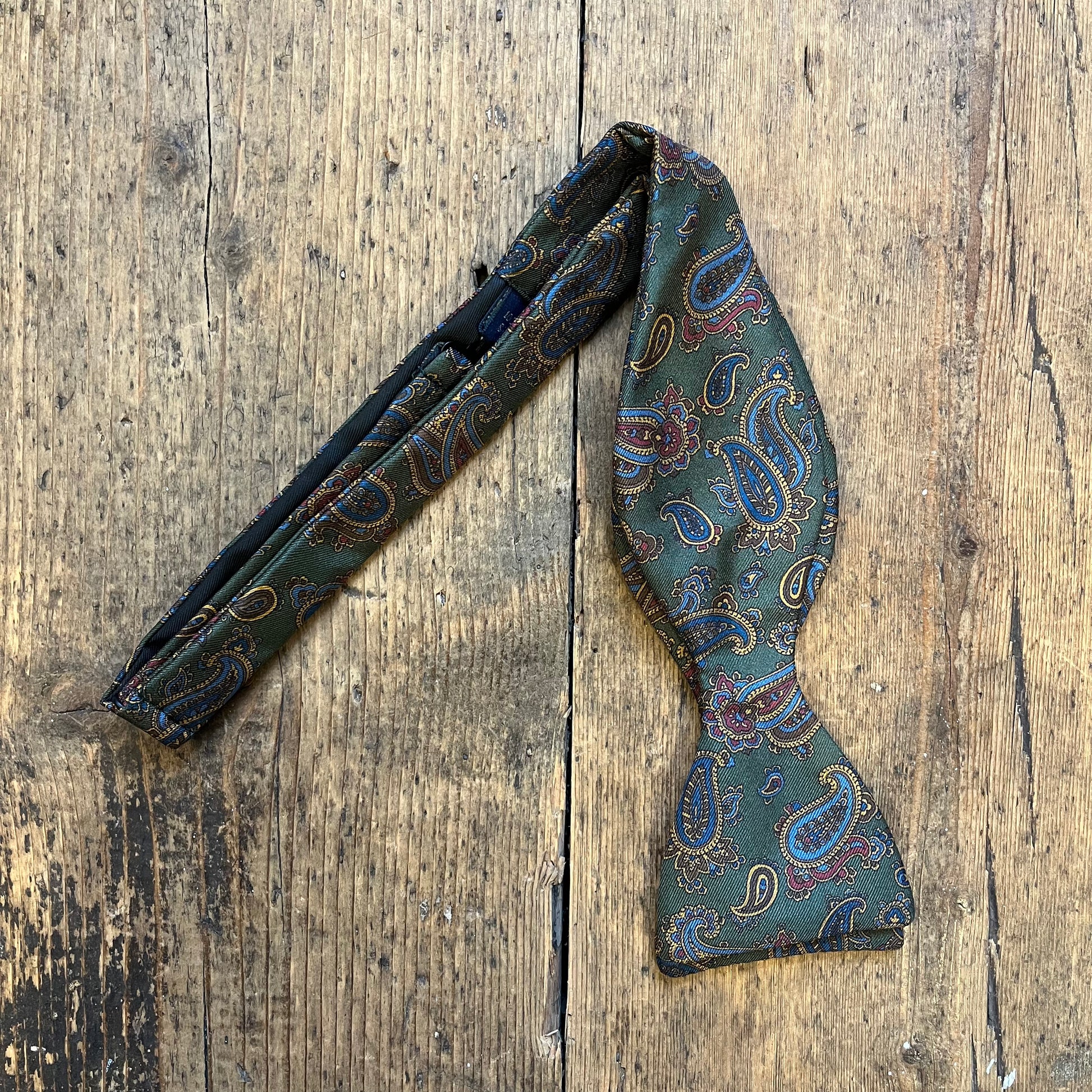 Paisley patterned bow tie, 100% Silk, available in Regent Tailoring Salisbury  