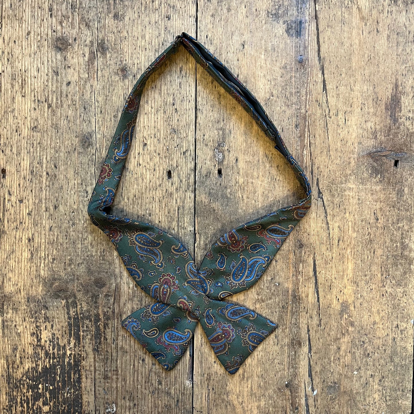 Regent - Silk Bow Tie - Green Paisley