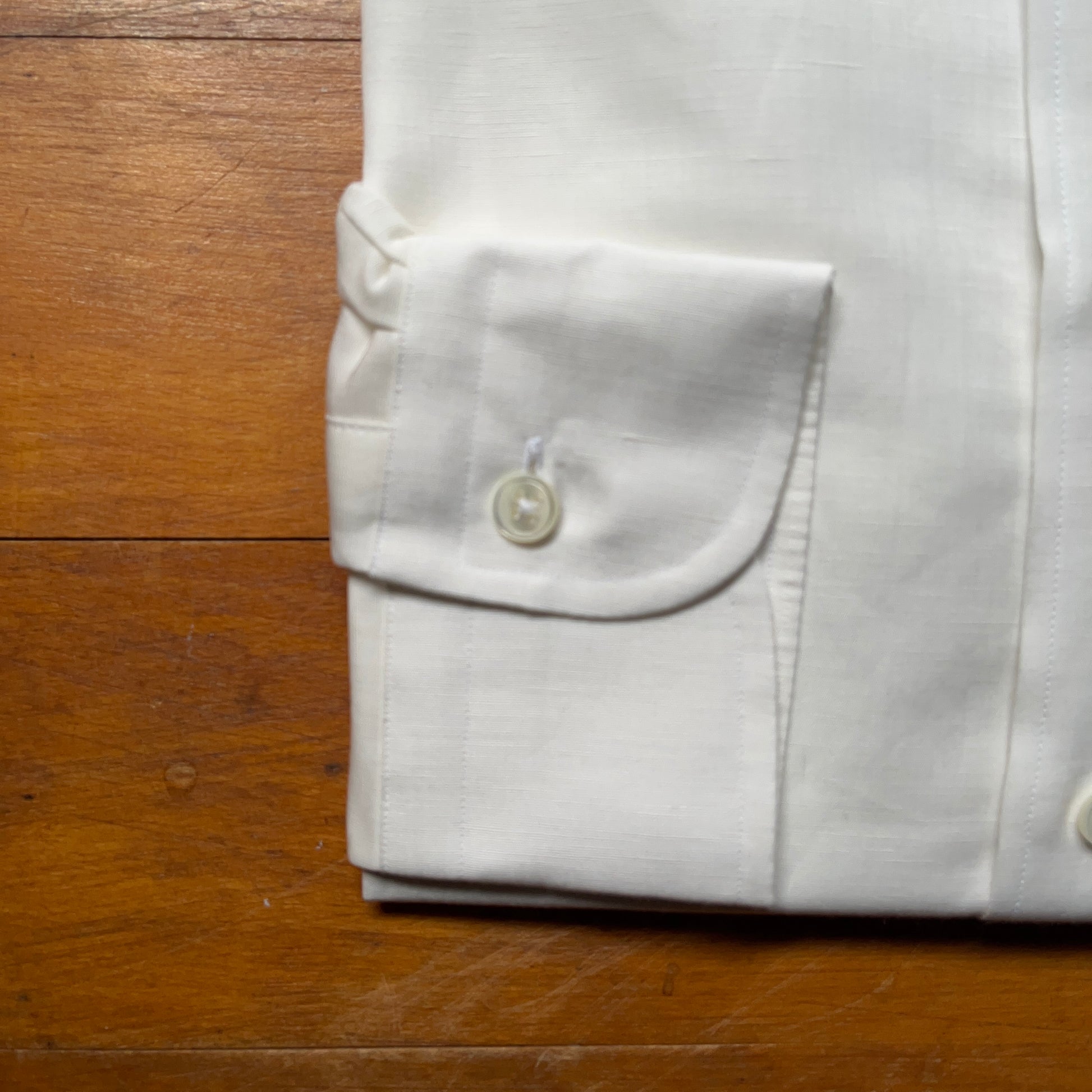 Regent - New 'Dee-Dee' Shirt - Off-white Cotton/Linen - cuff