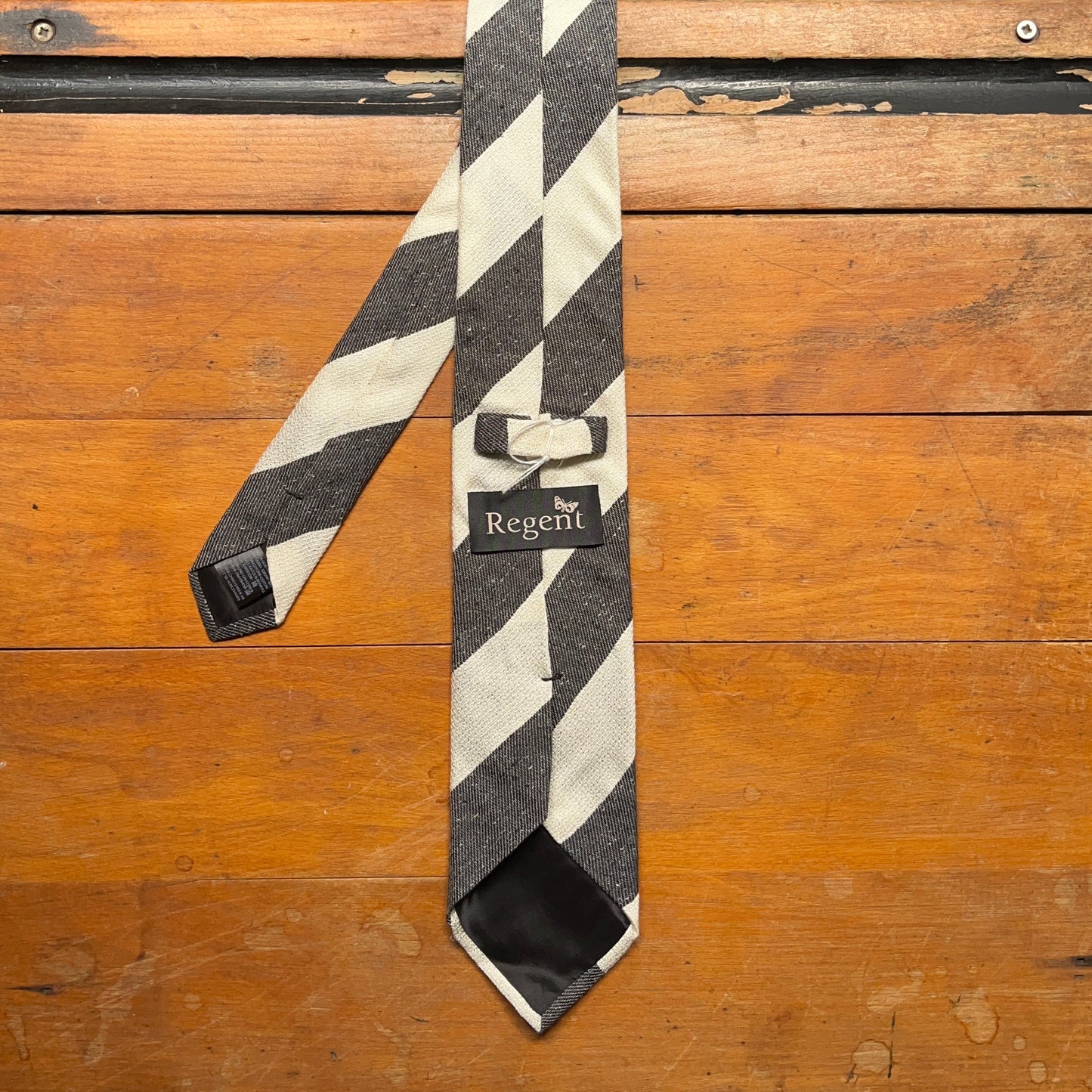 Regent Luxury Silk & Cotton Tie - White & Grey Stripe