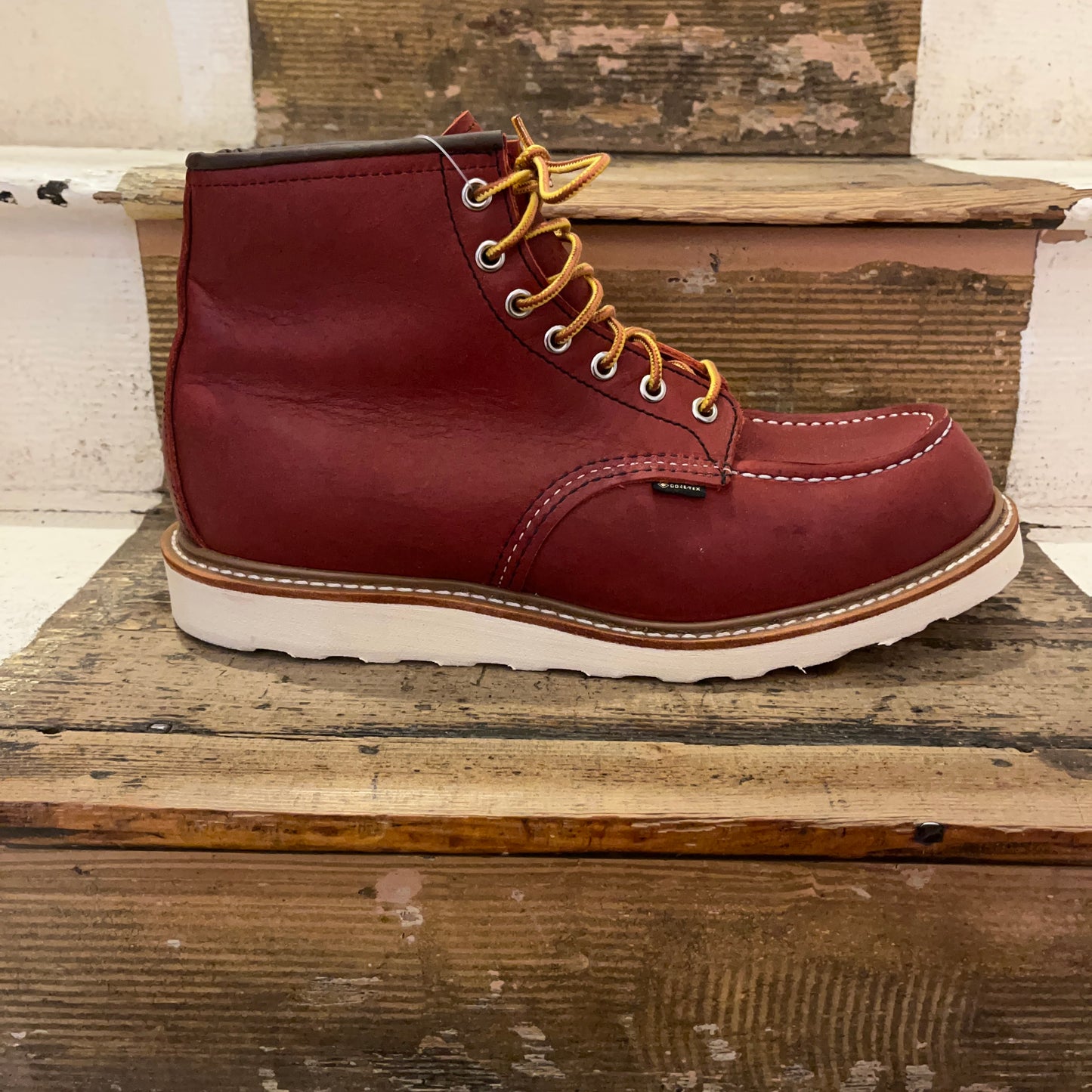 Red Wing - Classic Moc Toe - 8864 - GORE-TEX Russet Taos