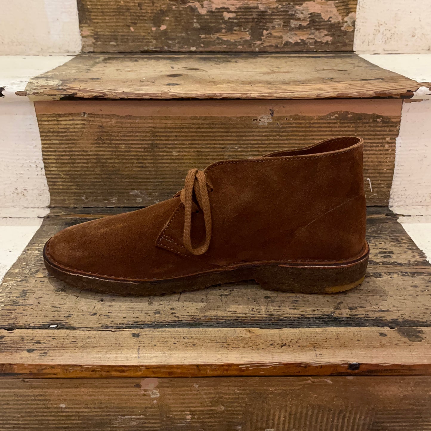 Astorflex Montflex mattone coloured suede desert boot on stairs