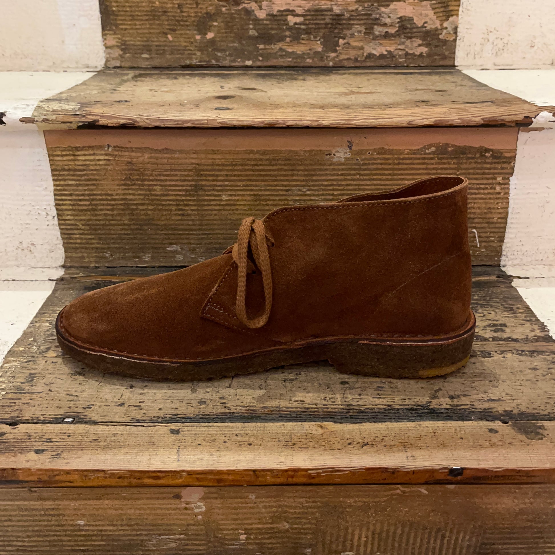 Astorflex Montflex mattone coloured suede desert boot on stairs