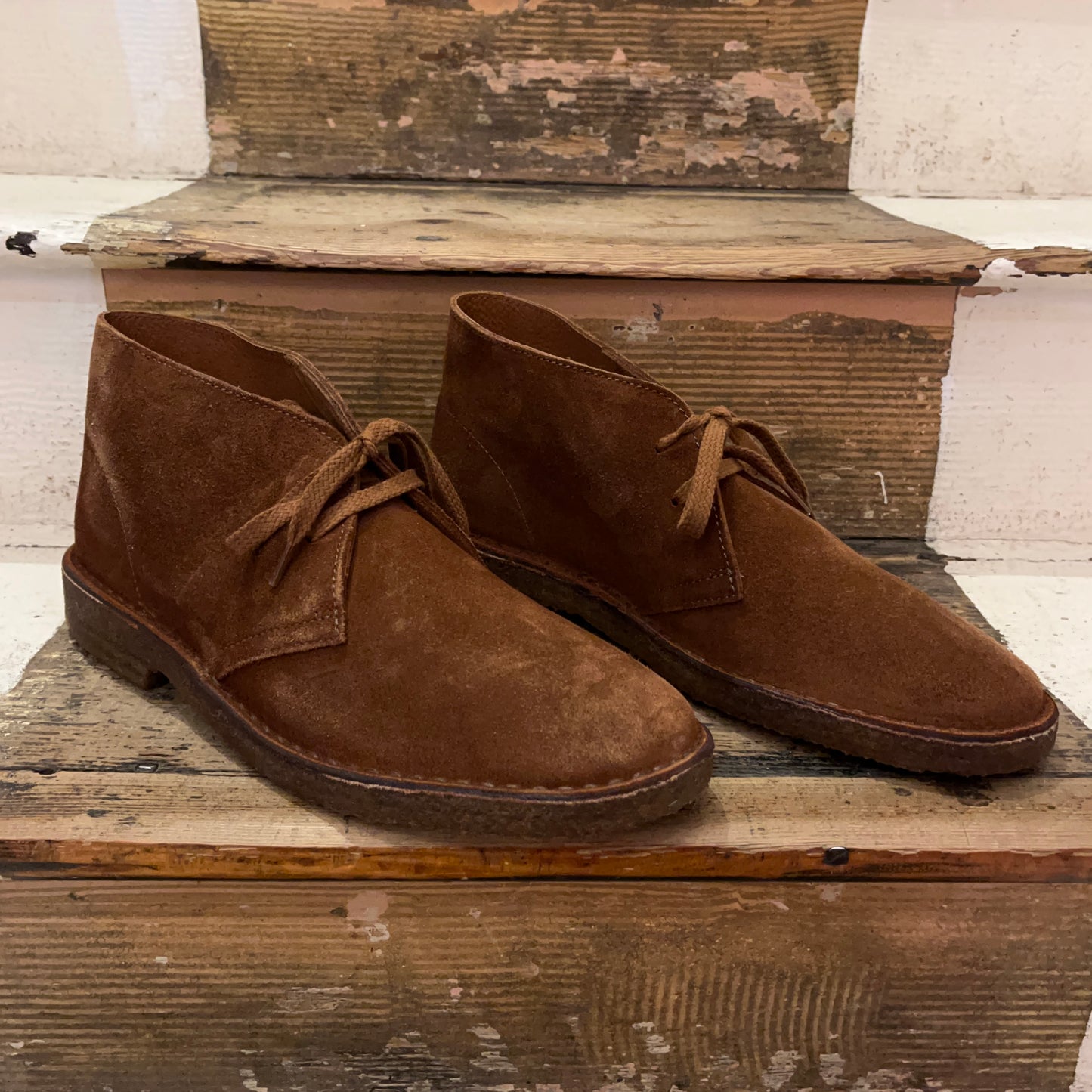 Astorflex Montflex mattone coloured suede desert boot on stairs