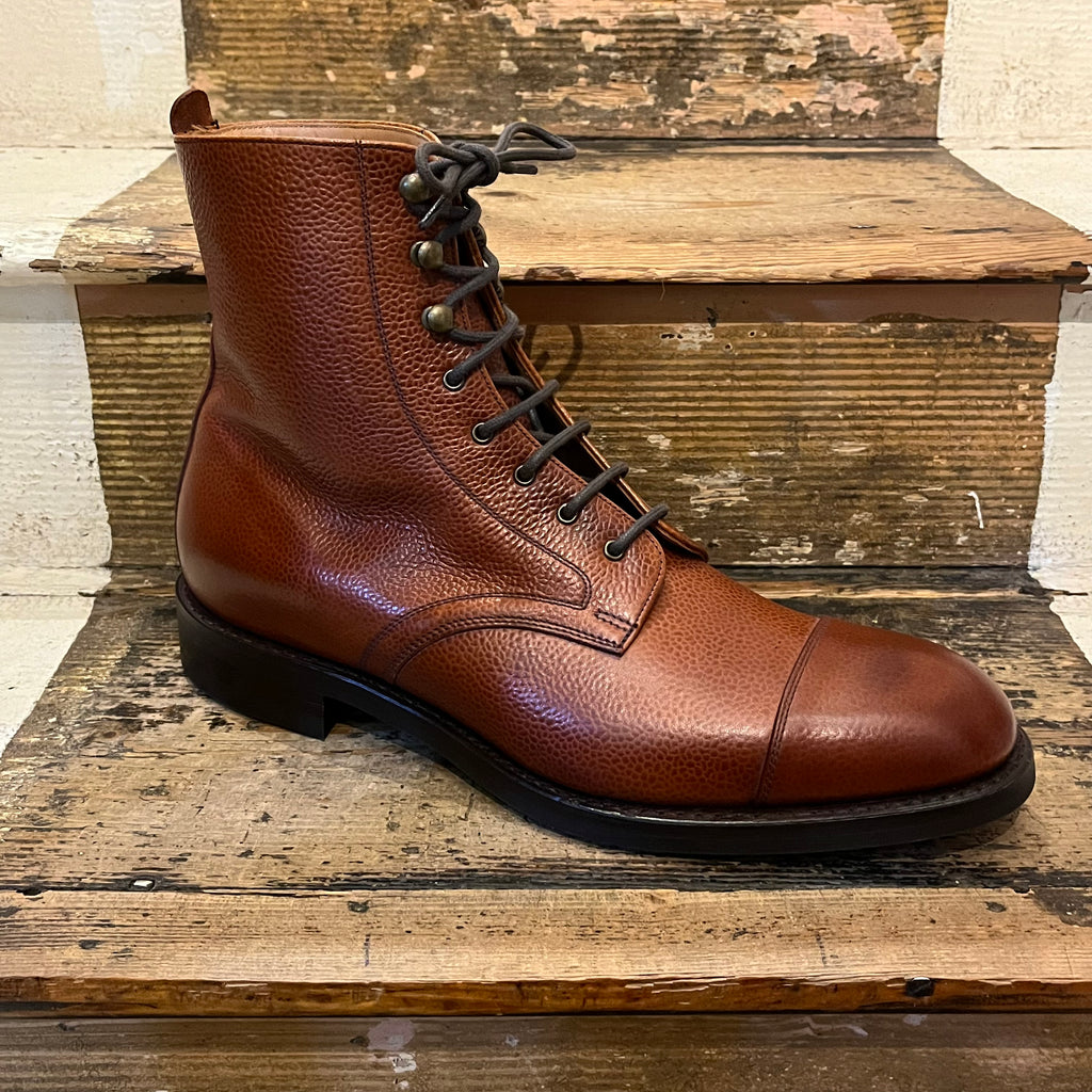 Regent mahogany grain leather boot with ski hooks