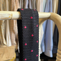 Regent - Knitted Silk Tie - Navy with Raspberry Spot