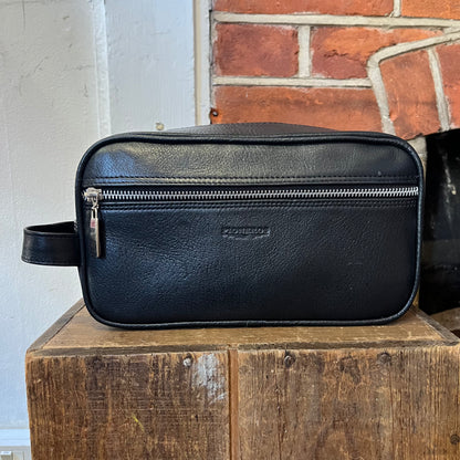Pioneros - Black Leather Wash Bag - Regent Tailoring