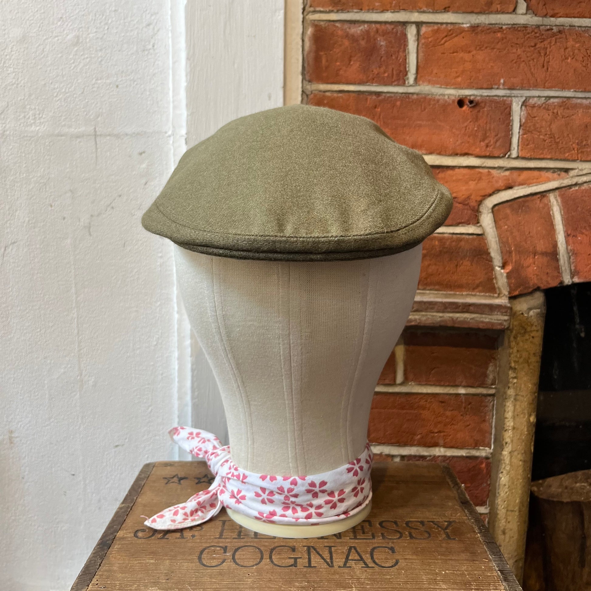 Khaki green covert cloth flat cap