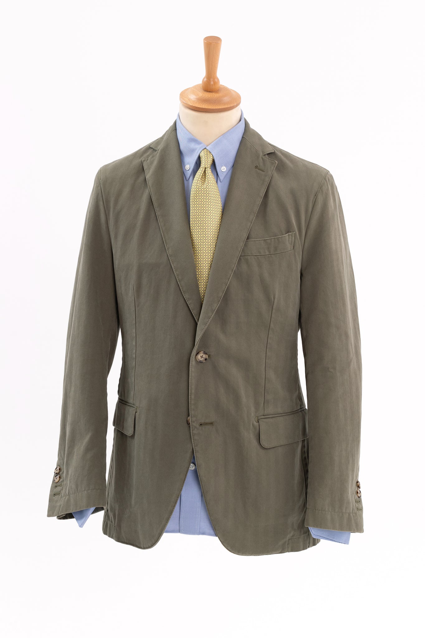 Cotton suit, this unstructured washed cotton suit comes in olive green and is a versatile contemporary alternative to a classic suit. 